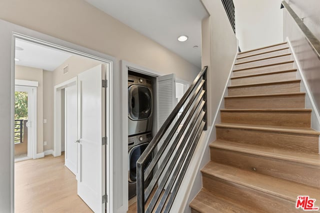 438 Arnaz Drive 106, Los Angeles, CA 90048 — photo 9 of 16