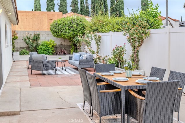 8018 Winnetka Avenue, Winnetka, CA 91306 — photo 25 of 29