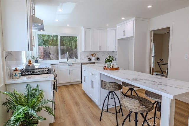 8018 Winnetka Avenue, Winnetka, CA 91306 — photo 8 of 29