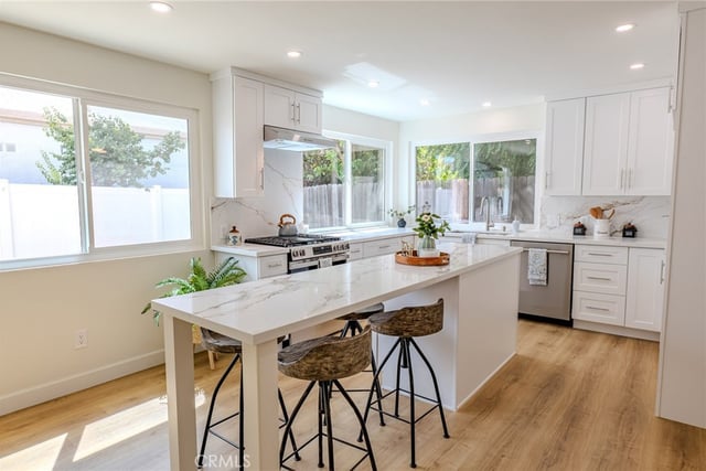 8018 Winnetka Avenue, Winnetka, CA 91306 — photo 9 of 29
