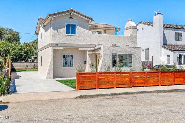 175 E Lewis Street, Ventura, CA 93001 — photo 2 of 38