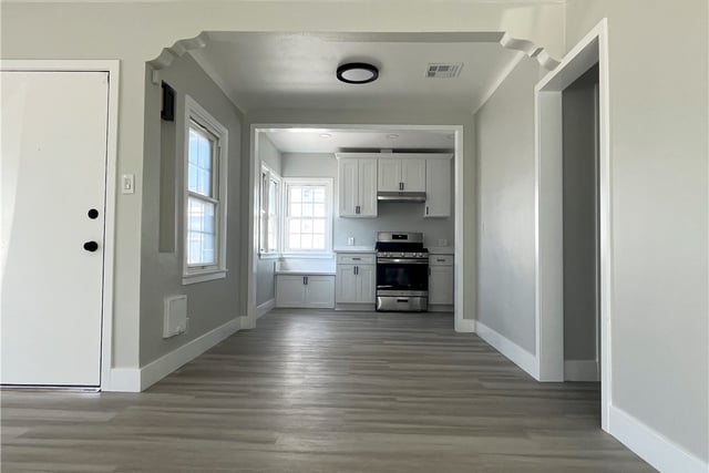 8718 Cimarron Street, Los Angeles, CA 90047 — photo 8 of 30
