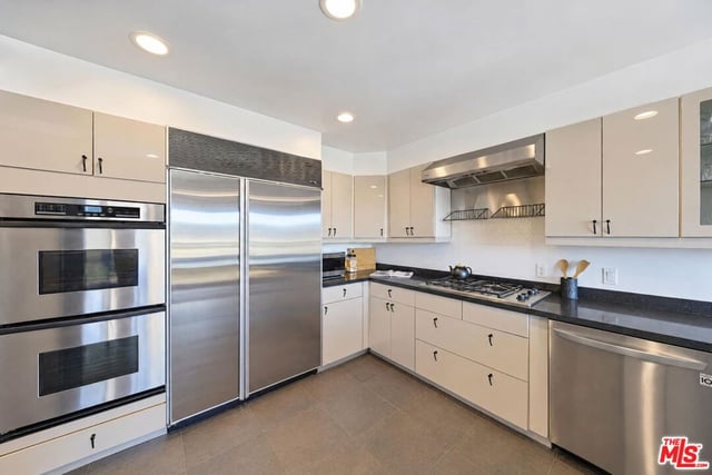 3518 3/4 Multiview Drive, Los Angeles, CA 90068 — photo 17 of 37