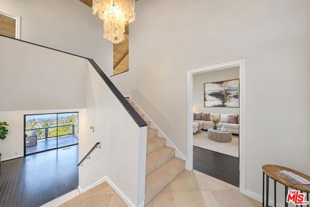 3518 3/4 Multiview Drive, Los Angeles, CA 90068 — photo 6 of 37