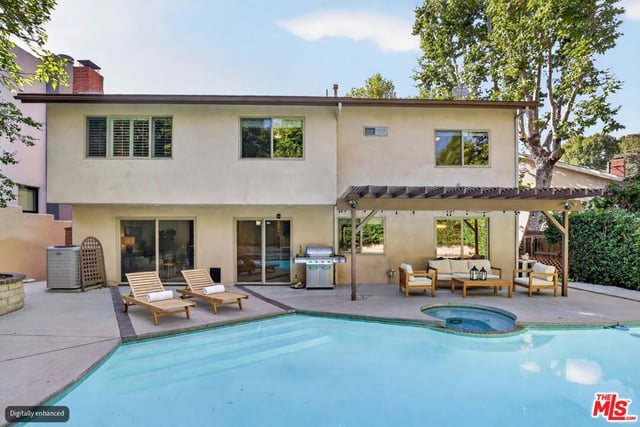 4262 Levitt Lane, Sherman Oaks, CA 91403 — photo 10 of 32