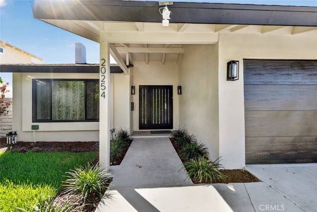 20254 Leadwell Street, Canoga Park, CA 91306 — photo 5 of 54