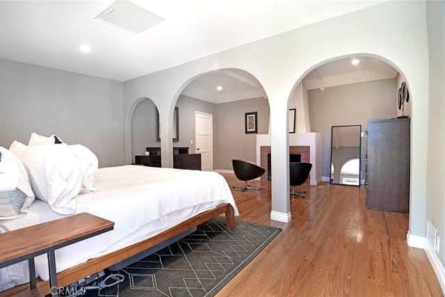 10703 Collins Street, North Hollywood, CA 91601 — photo 15 of 30