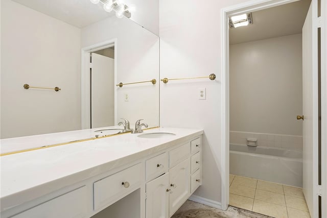 6724 Hillpark Drive 302, Los Angeles, CA 90068 — photo 20 of 42