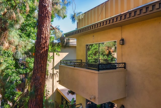 6724 Hillpark Drive 302, Los Angeles, CA 90068 — photo 34 of 42