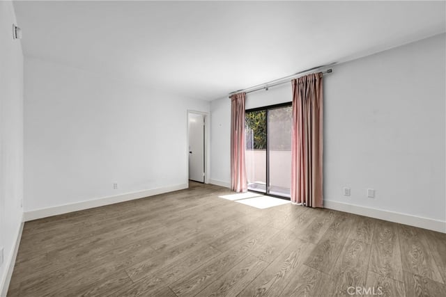 5805 Whitsett Avenue 201, Valley Village, CA 91607 — photo 19 of 27