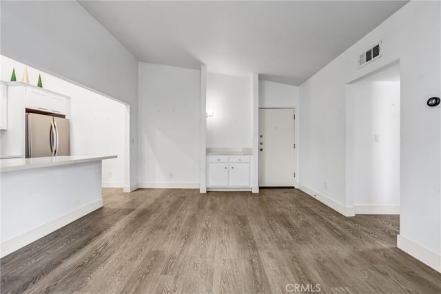 5805 Whitsett Avenue 201, Valley Village, CA 91607 — photo 5 of 27