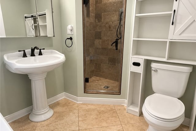 10709 S 8th Avenue, Inglewood, CA 90303 — photo 12 of 28