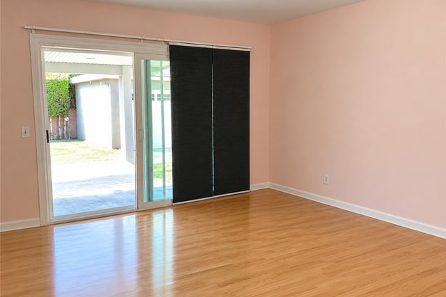 10709 S 8th Avenue, Inglewood, CA 90303 — photo 5 of 28