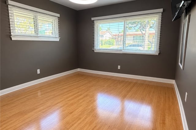 10709 S 8th Avenue, Inglewood, CA 90303 — photo 9 of 28