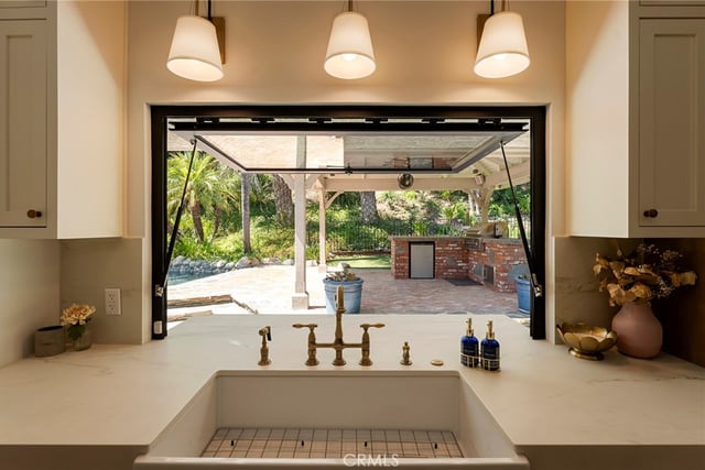 5959 Woodland View Drive, Woodland Hills, CA 91367 — photo 18 of 58