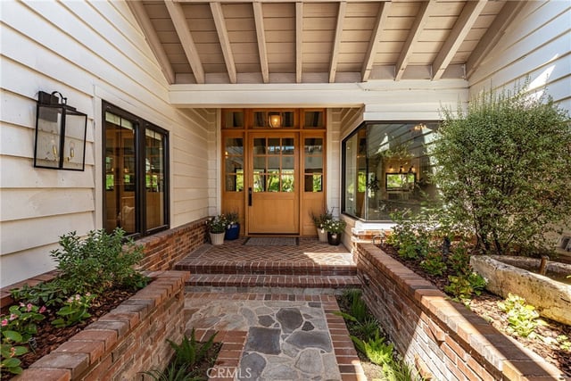 5959 Woodland View Drive, Woodland Hills, CA 91367 — photo 4 of 58