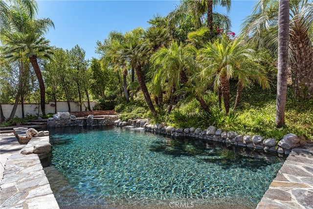 5959 Woodland View Drive, Woodland Hills, CA 91367 — photo 41 of 58