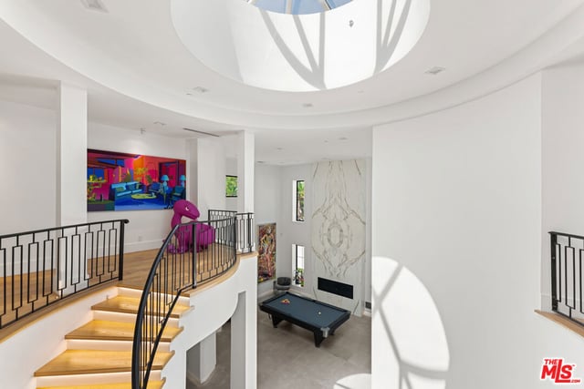 4965 Avenida Oriente, Tarzana, CA 91356 — photo 15 of 34