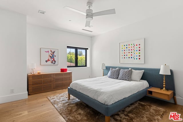 4965 Avenida Oriente, Tarzana, CA 91356 — photo 25 of 34