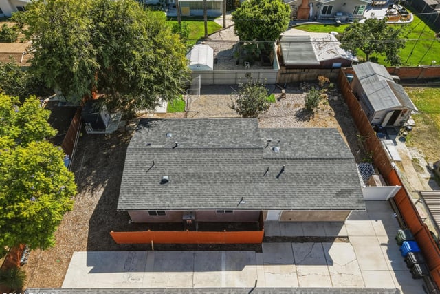 880 E Avenida De Las Flores, Thousand Oaks, CA 91360 — photo 4 of 30