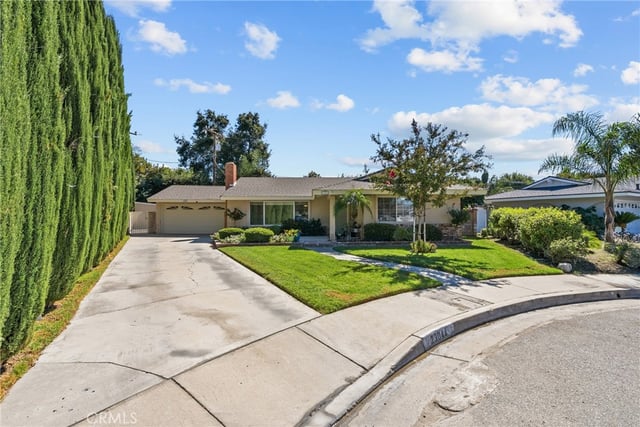23044 Hilse, Newhall, CA 91321 — photo 2 of 51