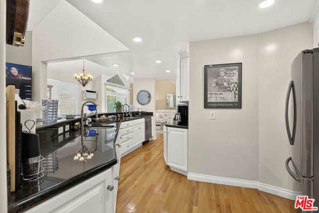 9707 Charnock Avenue 203, Los Angeles, CA 90034 — photo 15 of 34