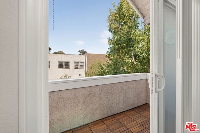 9707 Charnock Avenue 203, Los Angeles, CA 90034 — photo 27 of 34
