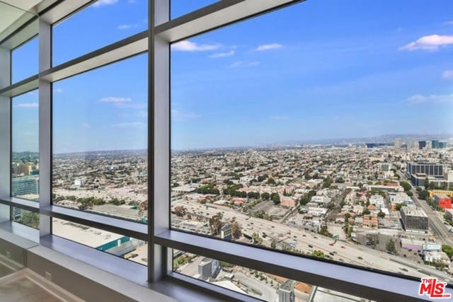 900 W Olympic Boulevard 34D, Los Angeles, CA 90015 — photo 11 of 43