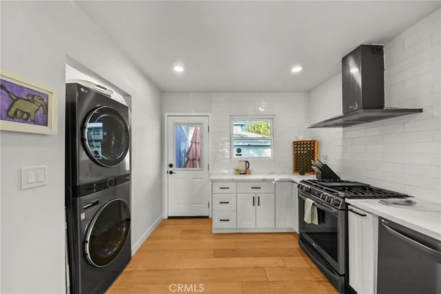 9306 S 10th, Inglewood, CA 90305 — photo 13 of 35