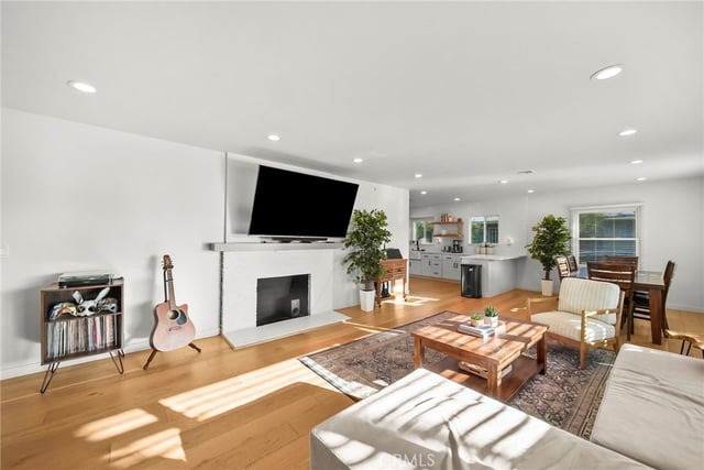 9306 S 10th, Inglewood, CA 90305 — photo 4 of 35