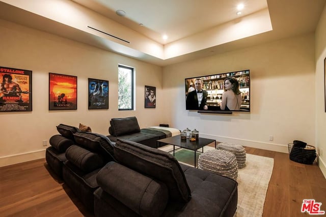 18100 Karen Drive, Los Angeles, CA 91356 — photo 32 of 34