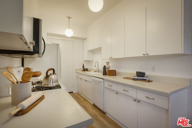 4455 Los Feliz Boulevard 204, Los Angeles, CA 90027 — photo 20 of 29