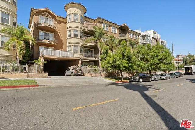 917 S New Hampshire Avenue 414, Los Angeles, CA 90006 — photo 10 of 41