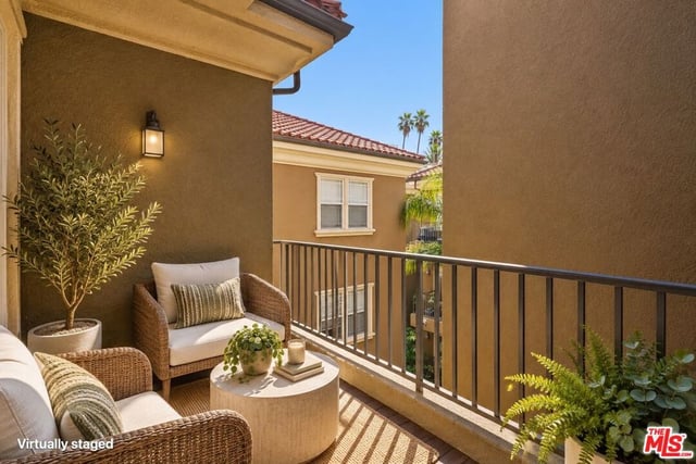 917 S New Hampshire Avenue 414, Los Angeles, CA 90006 — photo 15 of 41