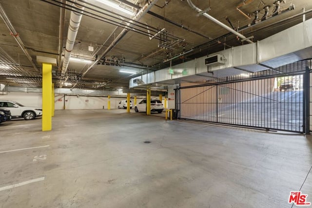 917 S New Hampshire Avenue 414, Los Angeles, CA 90006 — photo 40 of 41