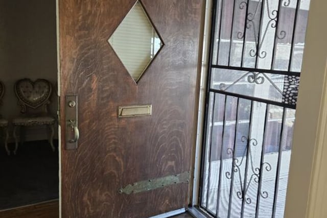 320 W 46th Street, Los Angeles, CA 90037 — photo 3 of 19
