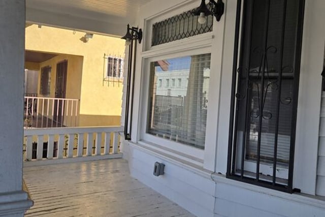 320 W 46th Street, Los Angeles, CA 90037 — photo 5 of 19