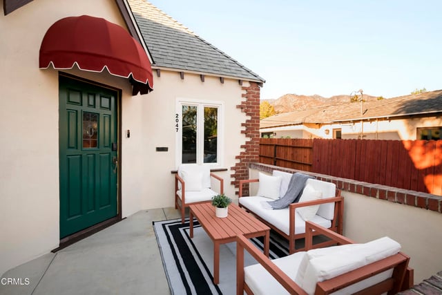 2047 Galbreth Road, Pasadena, CA 91104 — photo 3 of 36