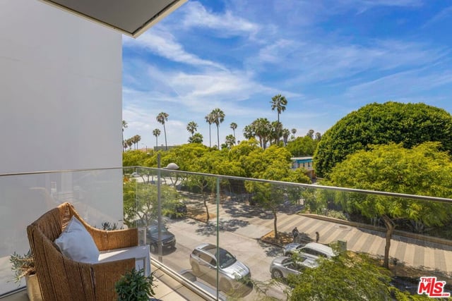 1705 Ocean Avenue 307, Santa Monica, CA 90401 — photo 10 of 21