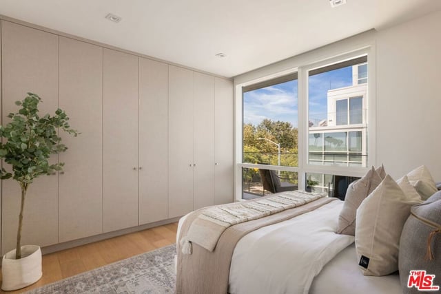 1705 Ocean Avenue 307, Santa Monica, CA 90401 — photo 14 of 21