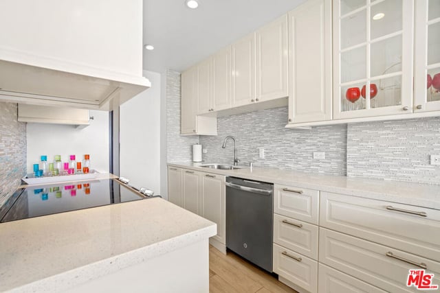 10501 Wilshire Boulevard 1709, Los Angeles, CA 90024 — photo 14 of 34