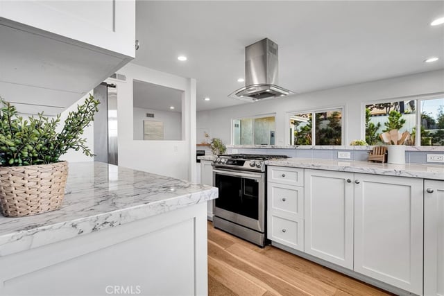 5601 Sara, Torrance, CA 90503 — photo 4 of 31
