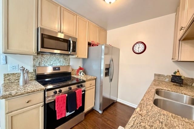 8650 Belford, Los Angeles, CA 90045 — photo 7 of 32