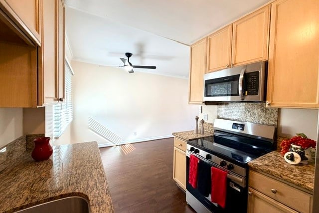 8650 Belford, Los Angeles, CA 90045 — photo 9 of 32