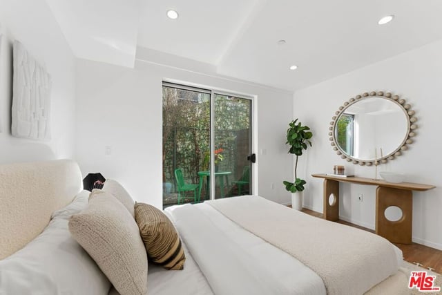1244 14th Street E, Santa Monica, CA 90404 — photo 12 of 31