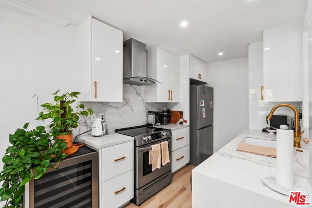 1222 N Olive Drive 201, West Hollywood, CA 90069 — photo 4 of 38