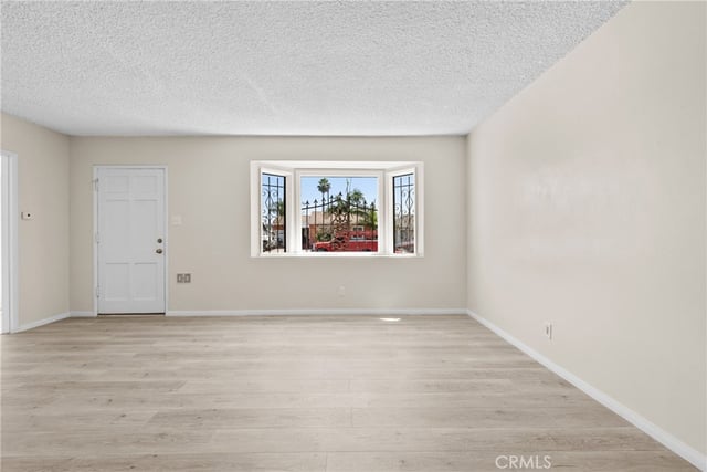 14609 S Cahita Avenue, Compton, CA 90220 — photo 4 of 33