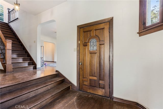 718 East Cypress Street, Glendale, CA 91205 — photo 15 of 37