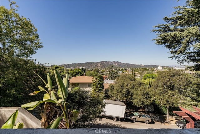 718 East Cypress Street, Glendale, CA 91205 — photo 31 of 37