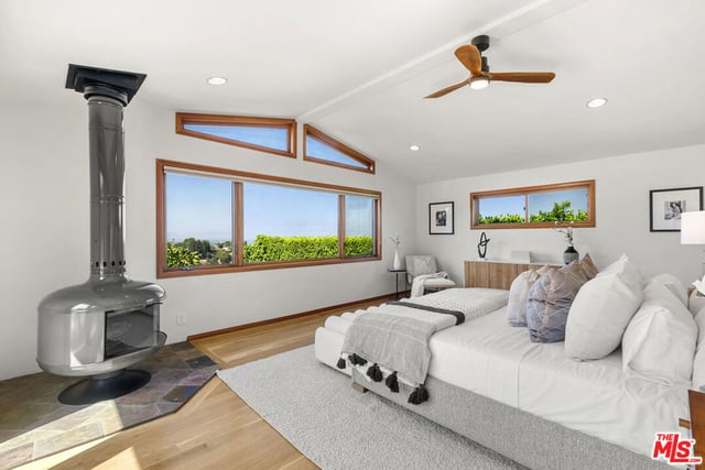 3711 Beverly Ridge Drive, Los Angeles, CA 91423 — photo 27 of 59